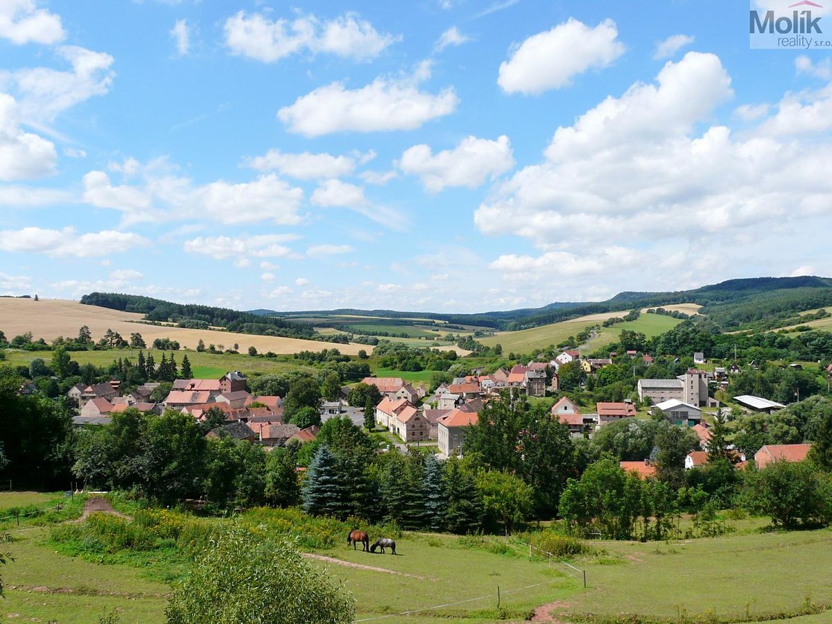 Prodej rodinného domu 142 m², pozemek 1427 m²
